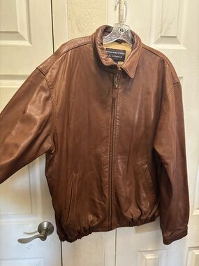 Roundtree & Yorke Brown Leather Bomber Jacket